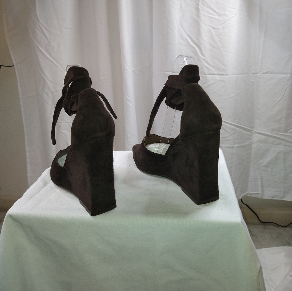 TORY BURCH BROWN SUEDE ANKLE TIE WEDGES, SZ 10. - Picture 4 of 10